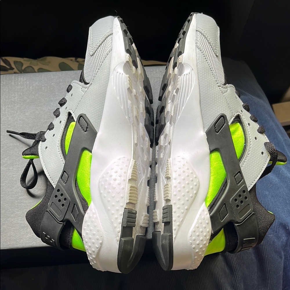 LAST CHANCE Nike Huarache sneakers - Picture 15 of 16